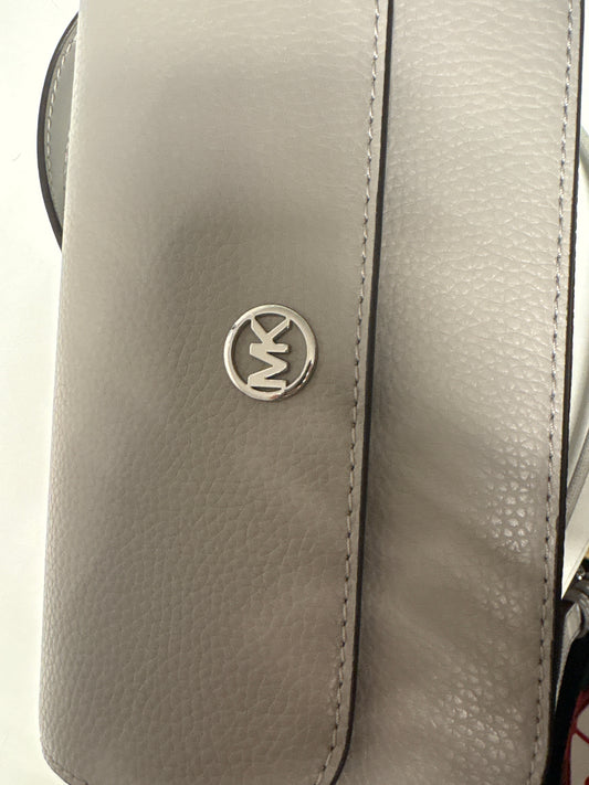 Michael Kors Jet Set Travel Tasche in grau