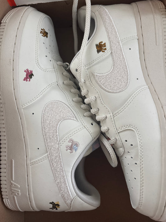 Nike Air Force 1, weiss/Mustern, Größe 39
