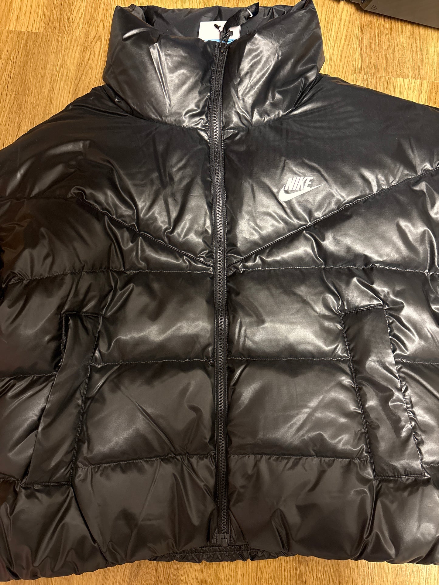Nike Frauen Winterjacke in schwarz, Größe wählbar