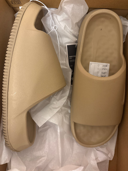 Nike Badelatschen Calm Slide 2.0 in beige, Größe 39