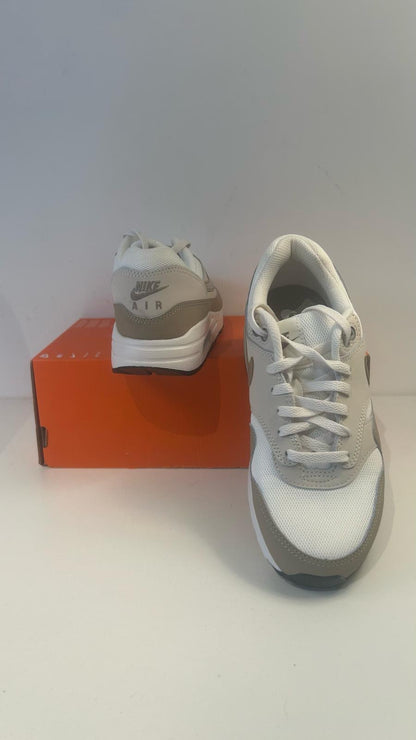 Nike Air Max 1 beige/braun, Gr. 38,5