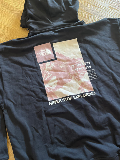 The North Face Damen Hoodie in schwarz mit Backprint in rosa, Größe wählbar
