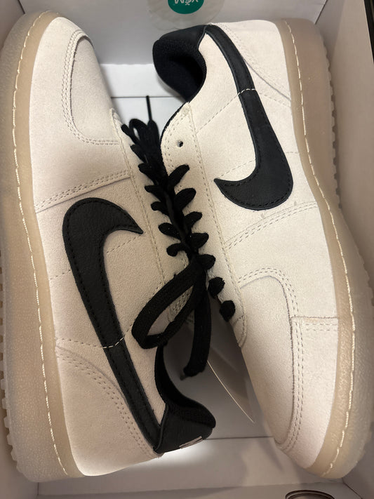 Nike General Field, grau/schwarz in Größe 42