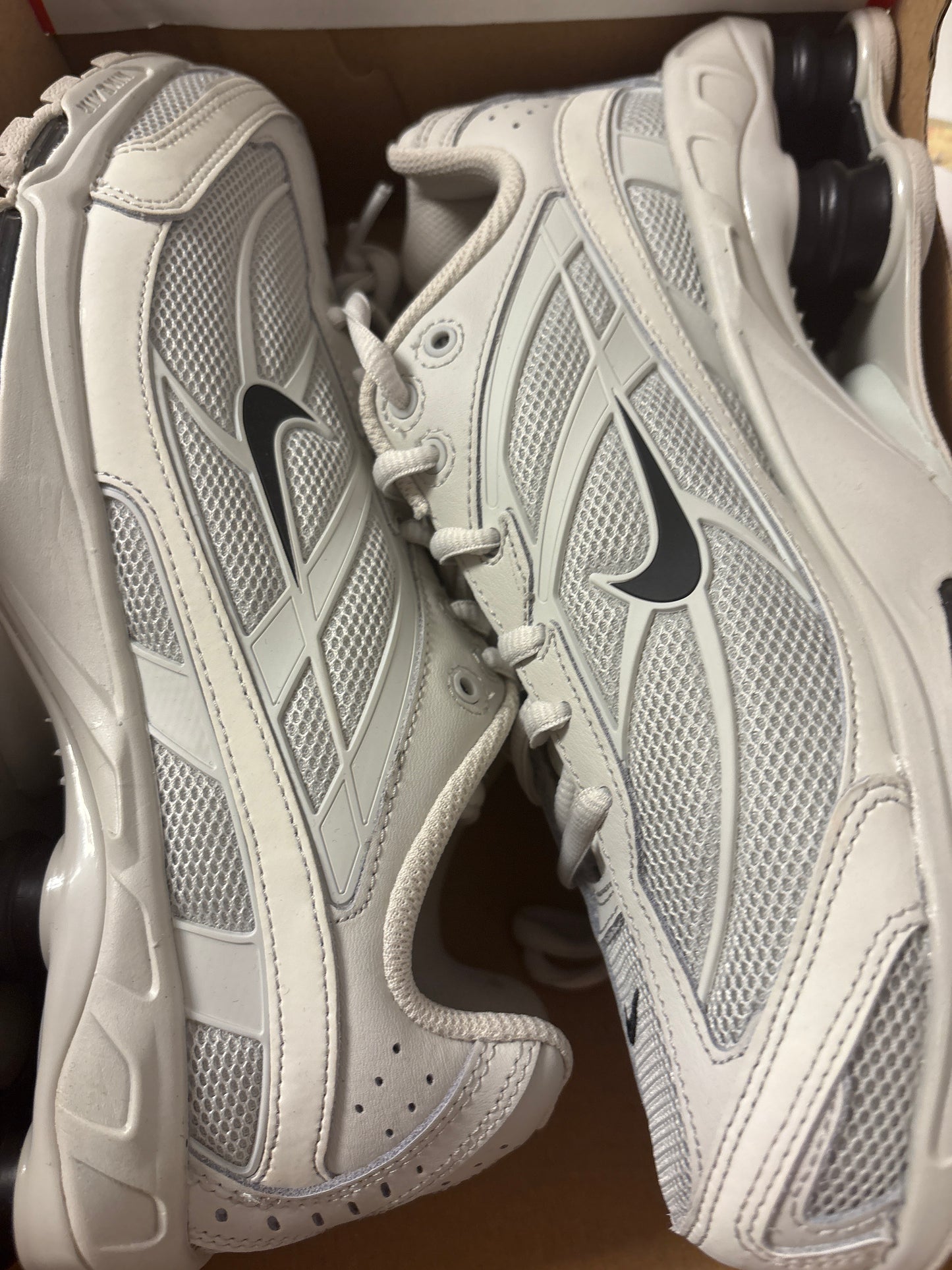 Nike Shox Ride 2 in creme/schwarz, Größe 36,5