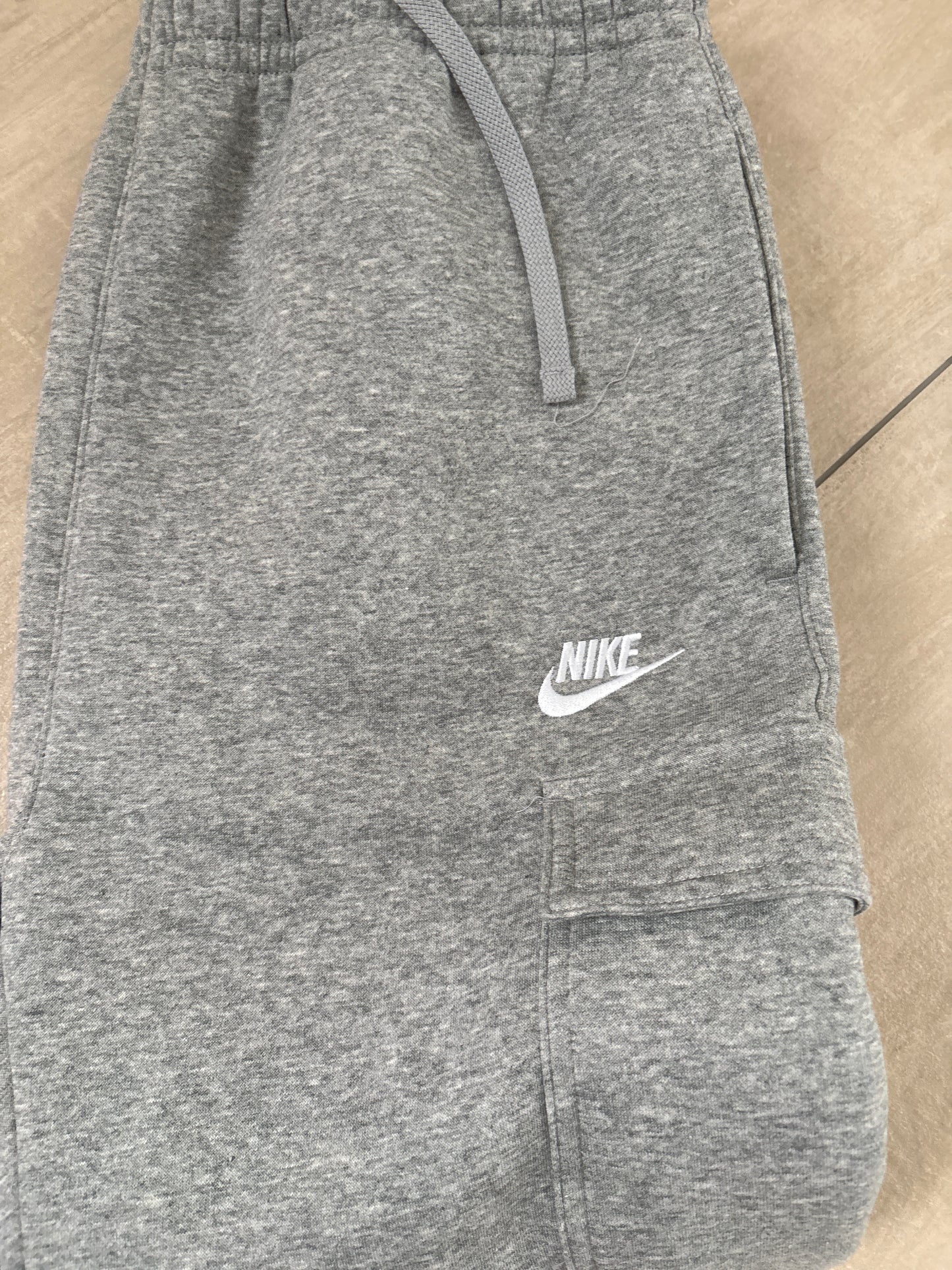 Nike Cargo Jogginghose in grau, Größe wählbar