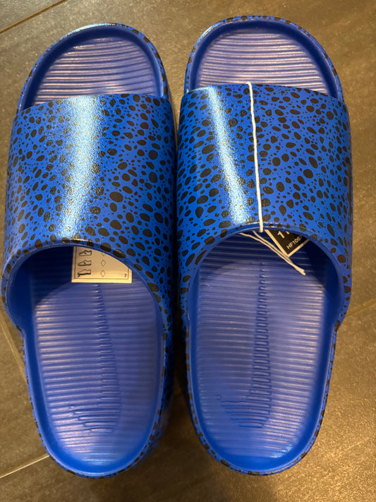 Nike Badelatschen Calm Slide, Größe 44 , Farbe dunkelblau mit schwarzen Punkten