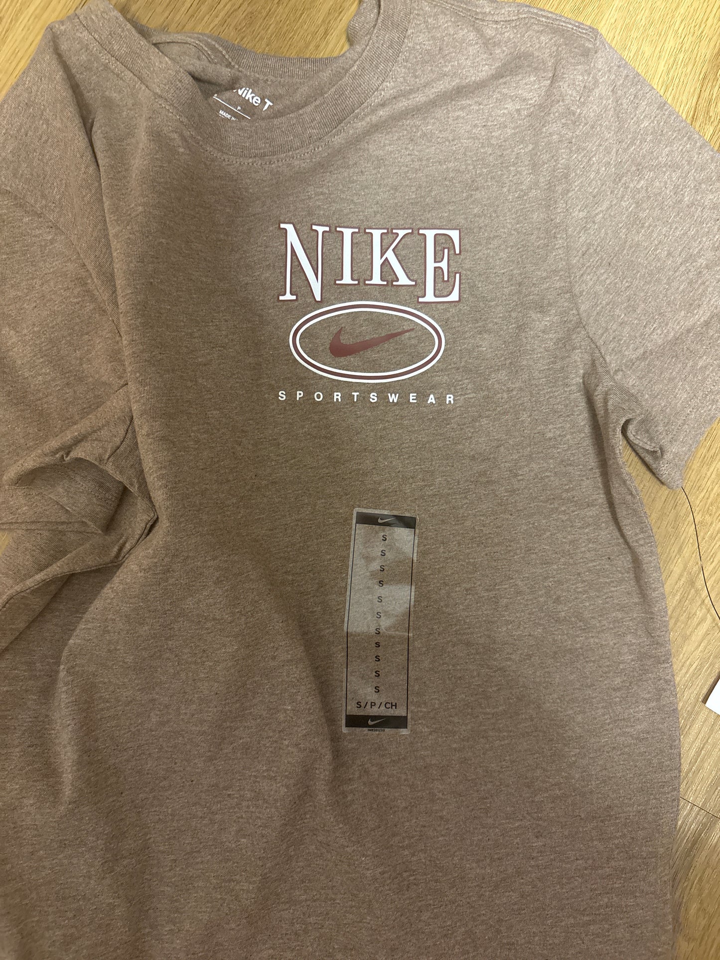 Nike Kinder Shirt, Größe wählbar in braun