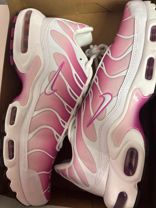 Nike Air Max Plus TN in weiss/pink, Gr. 42,5