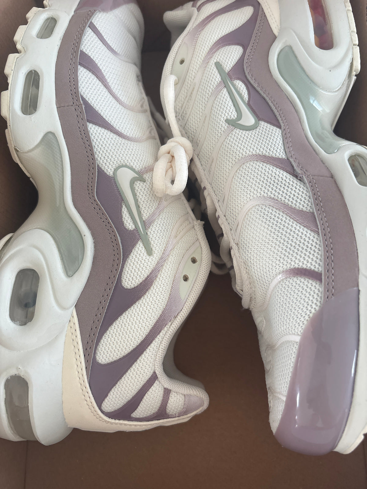 Nike Air Max Plus TN in weiss/lilaton, Größe wählbar