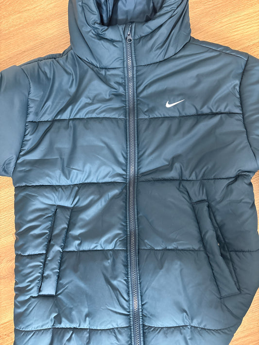 Nike Frauen Winterjacke in dunkelblau lang, Größe wählbar