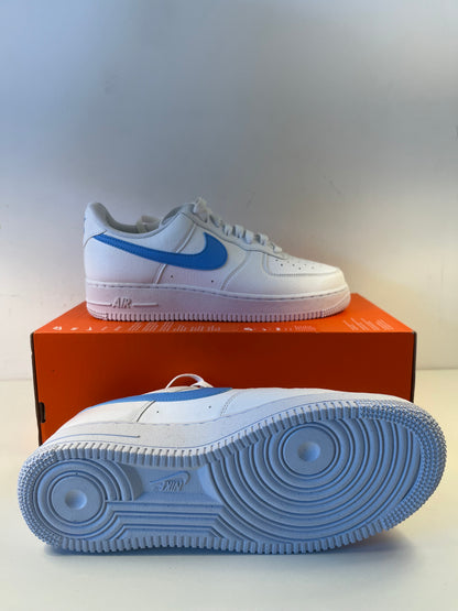 Nike Air Force 1 weiss mit blauem Nike Zeichen, Größe wählbar