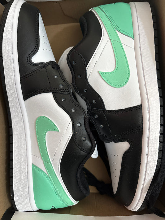 Air Jordan 1 low, schwarz/weiss/mintgrün, Größe 44