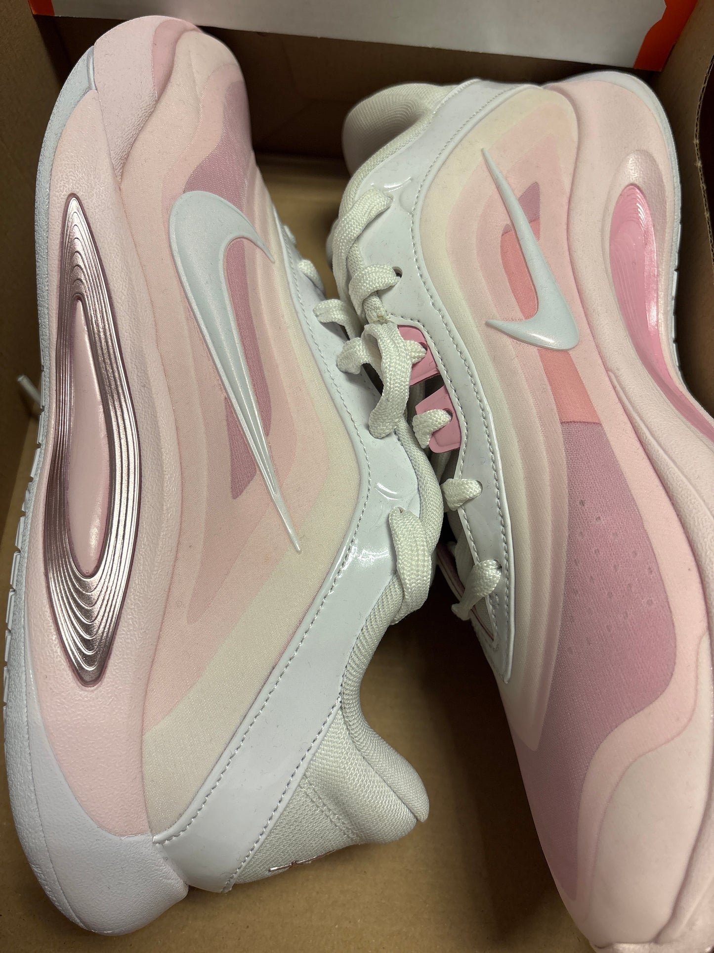 Nike A‘one in rosa, Größe 41
