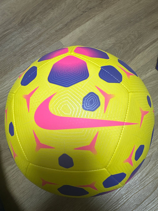 Nike Fußball gelb