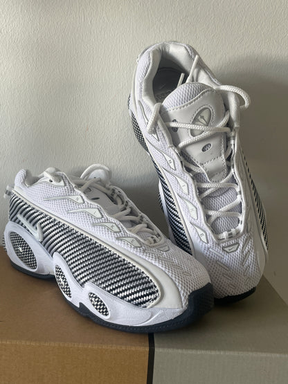 Nike Nocta Glide in weiß/schwarz/silber, Größe 37,5