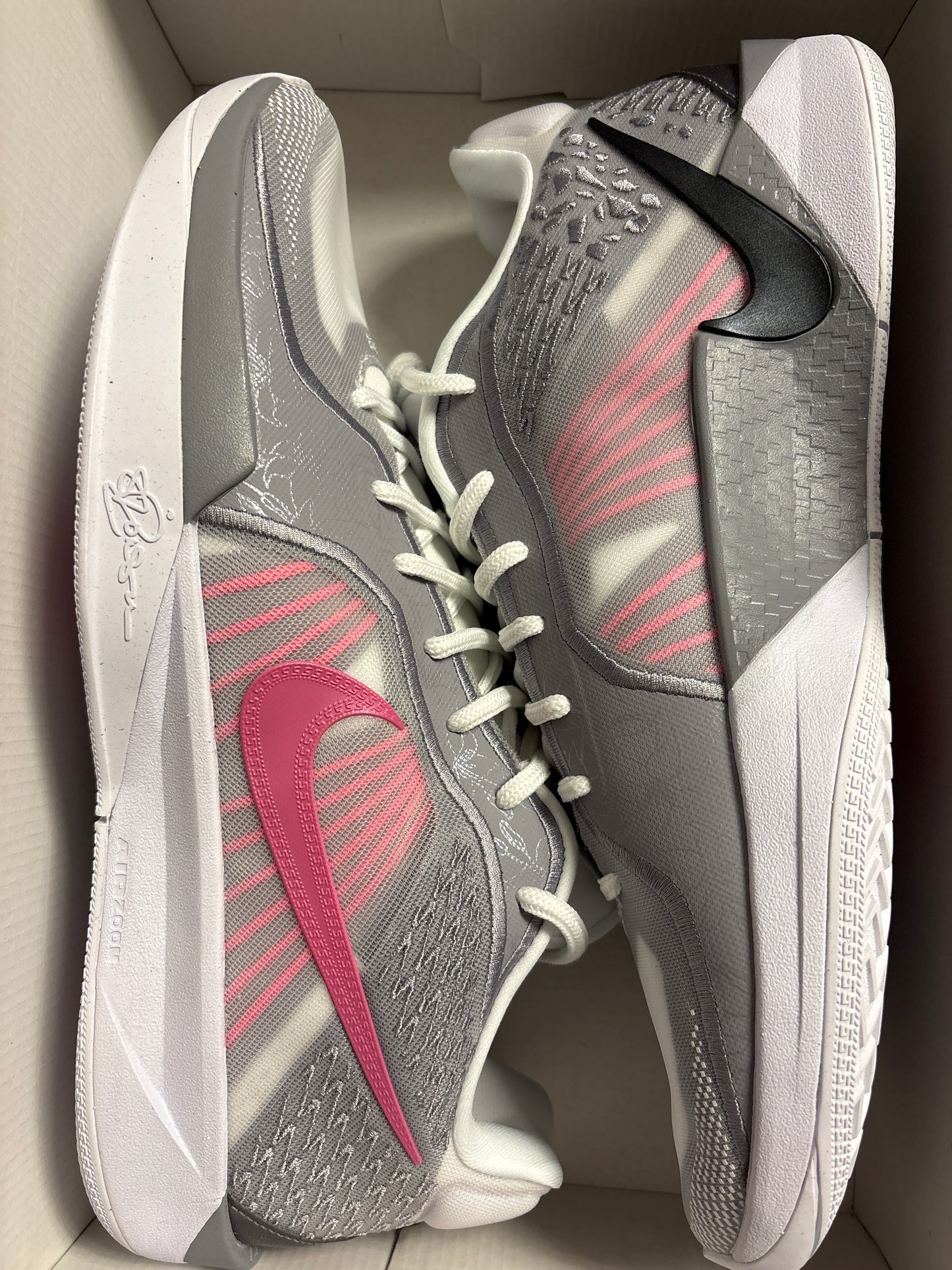 Nike Sabrina 2, in grau/rosa, Größe 47