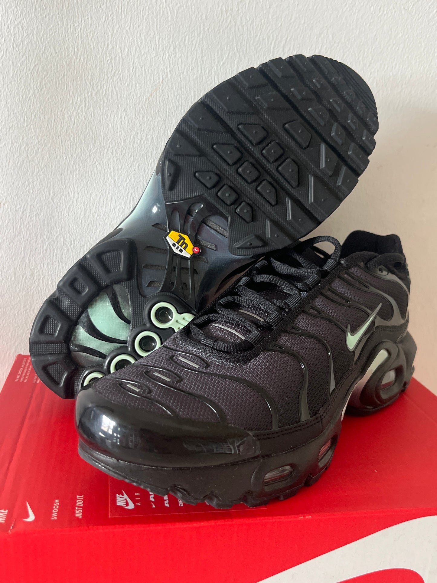 Nike Air Max Plus in schwarz/türkis, Größe 39