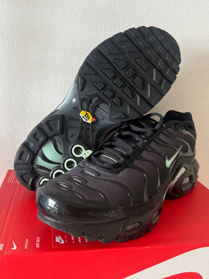 Nike Air Max Plus in schwarz/türkis, Größe 39