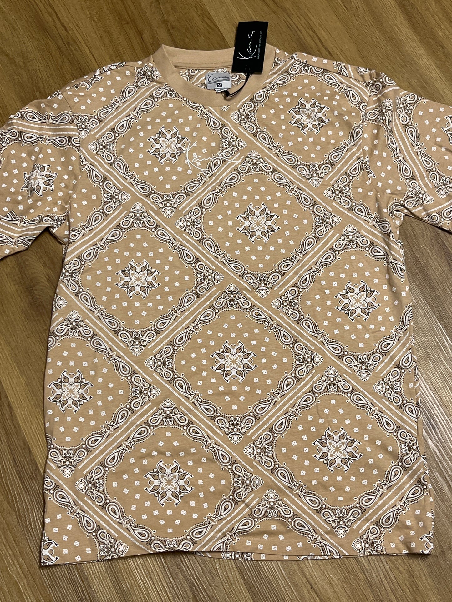 Karl Kani Tshirt beige mit Mustern, Größe M