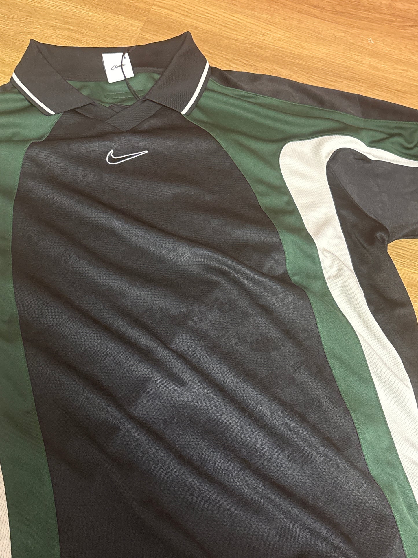 Nike Cortez Polo in grün/schwarz/weiss, Größe XL