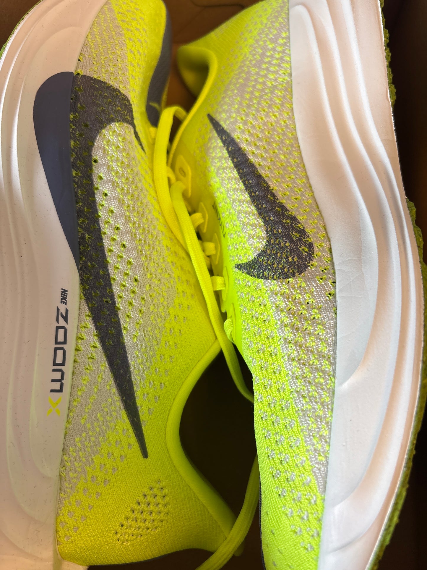 Nike Pegasus Plus, gelb/weiss, Größe wählbar