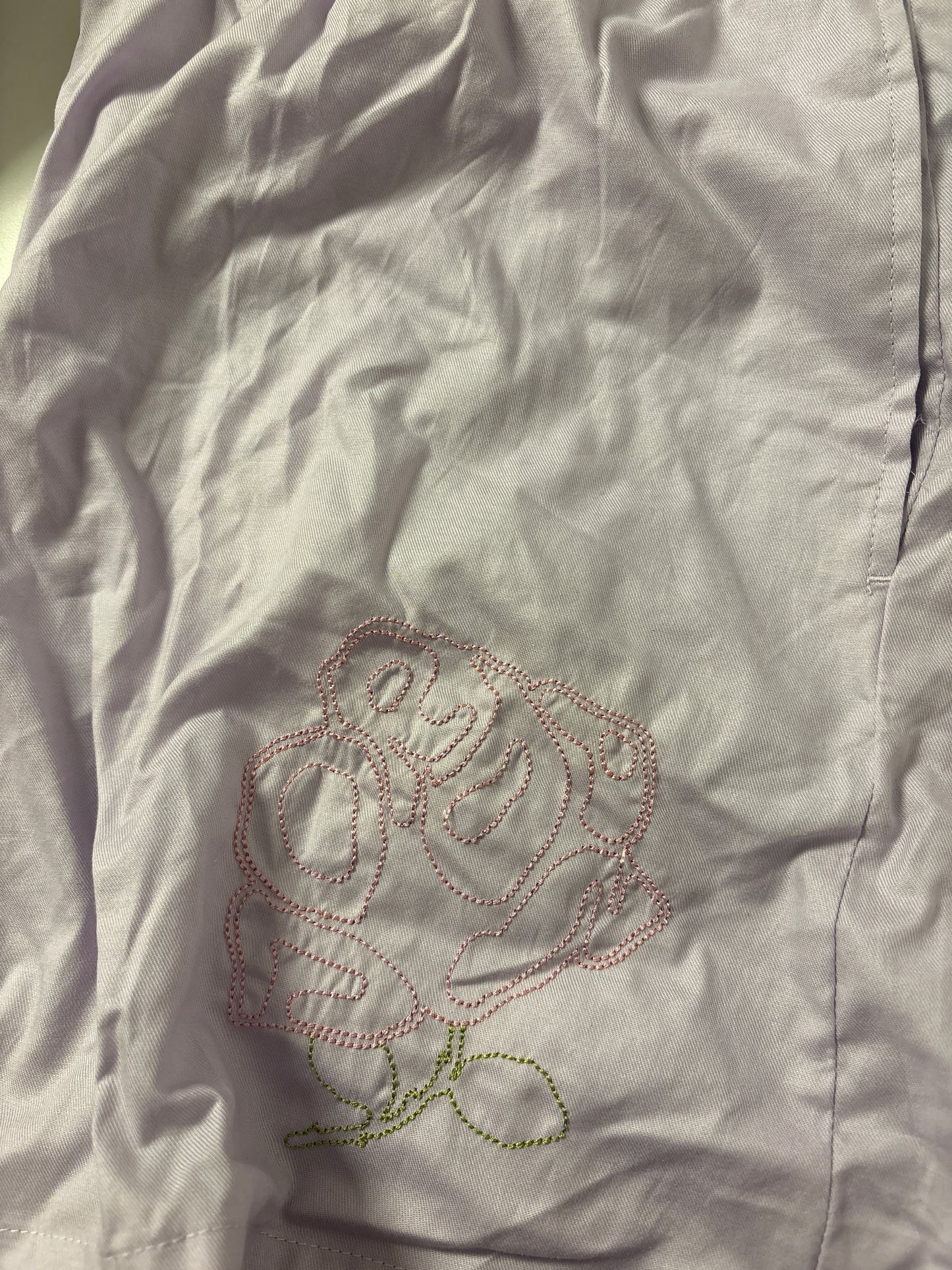 Nike kurze Damen Hose , Größe wählbar in Flieder