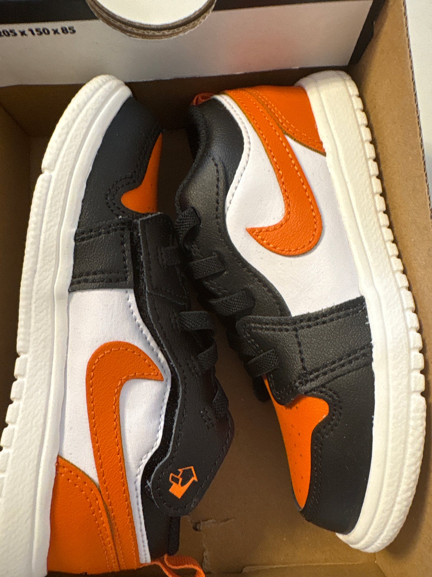 Nike Jordan 1 low , schwarz/orange/weiss, Größe 26