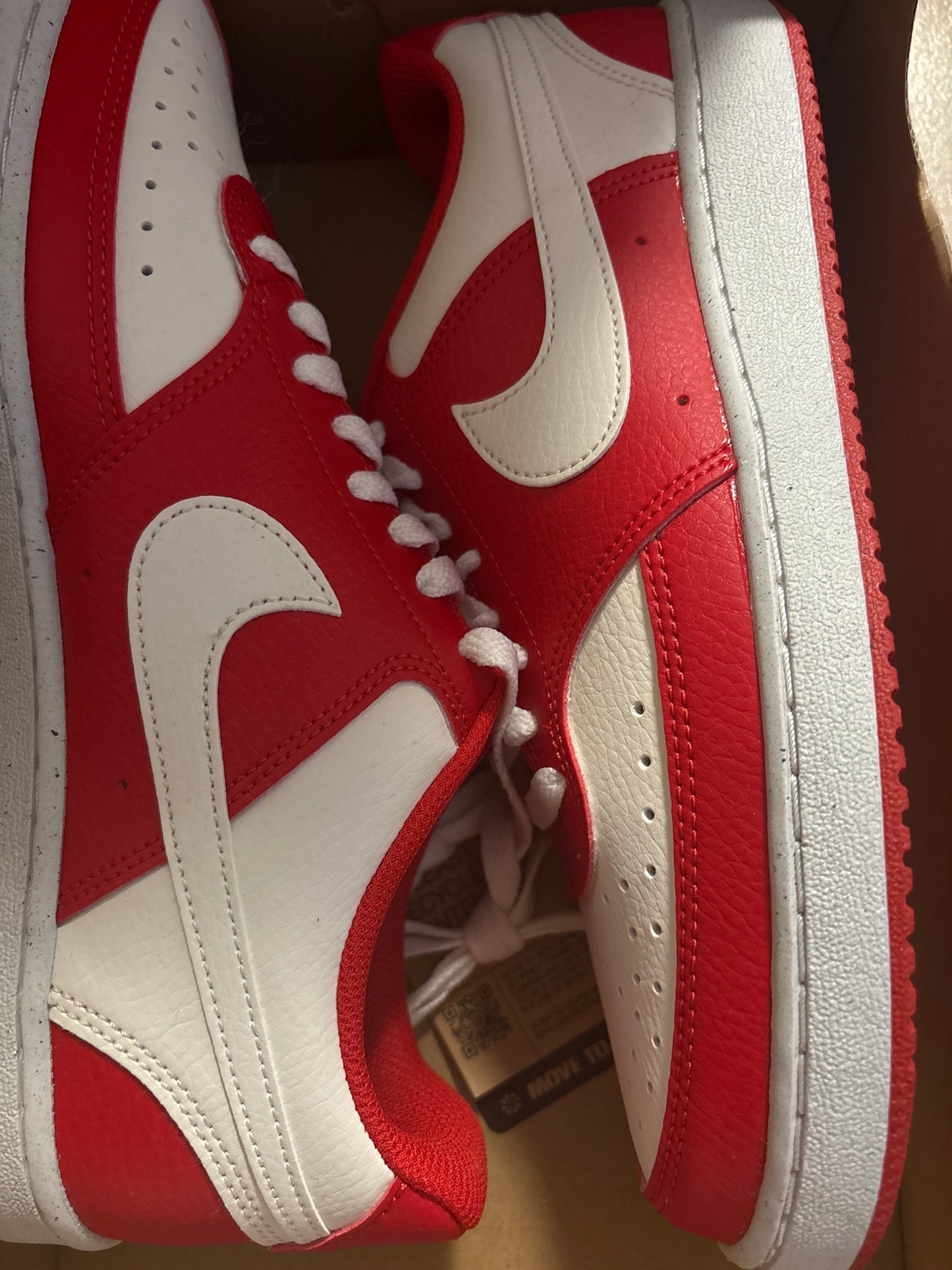 Nike Court Vision Low, Gr. 42 in rot/weiss