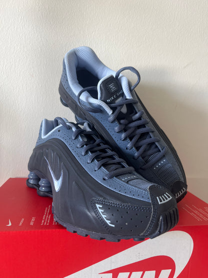 Nike Shox R4 in Blautöne, Größe 40