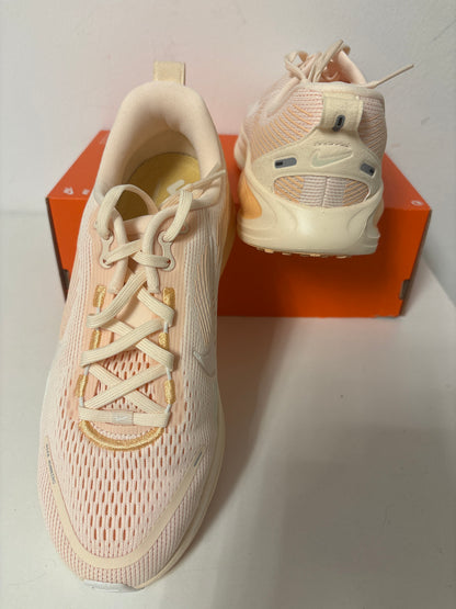 Nike Vomero 18, Größe 40, orange/weiss
