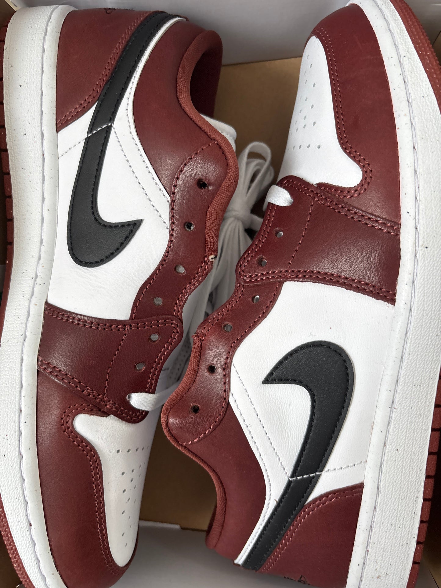 Air Jordan 1 low, weiss/rotbraun/schwarz, Größe 44