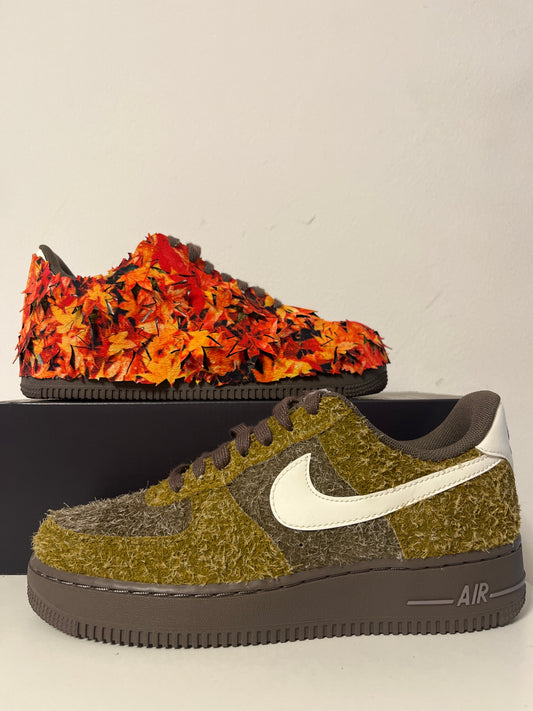 Nike Air Force 1 ´07 LX in grün mit Moos-Optik und Blätter-Überzug in rot/orange, Größe 39