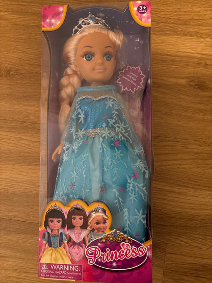 Prinzessinnen Puppen Schneewittchen und Elsa in groß