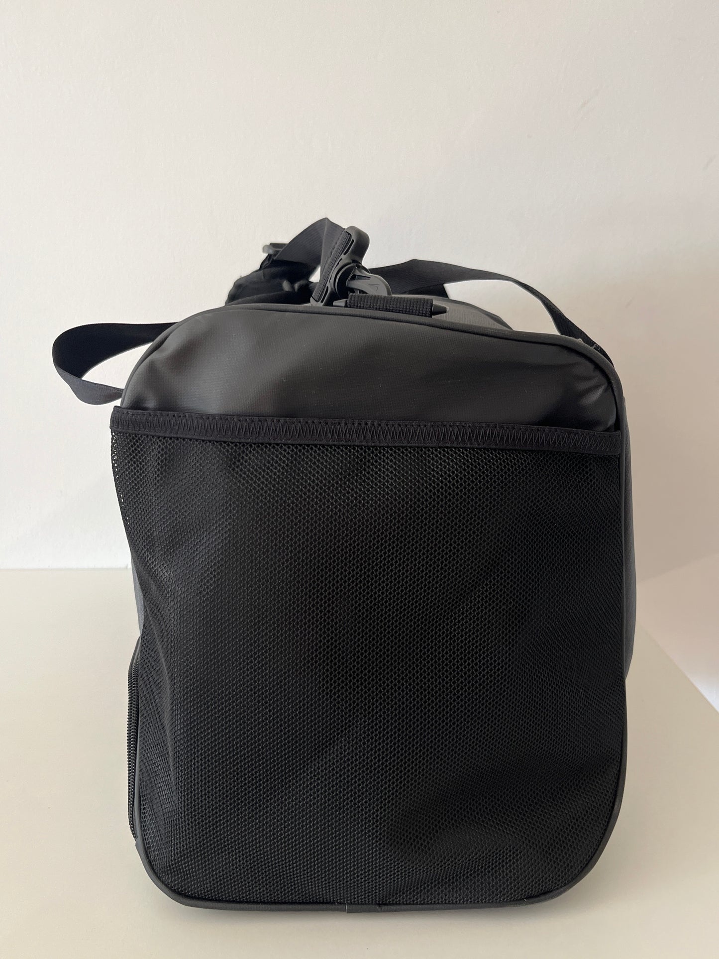Nike Sporttasche in schwarz/grau, 60 Liter