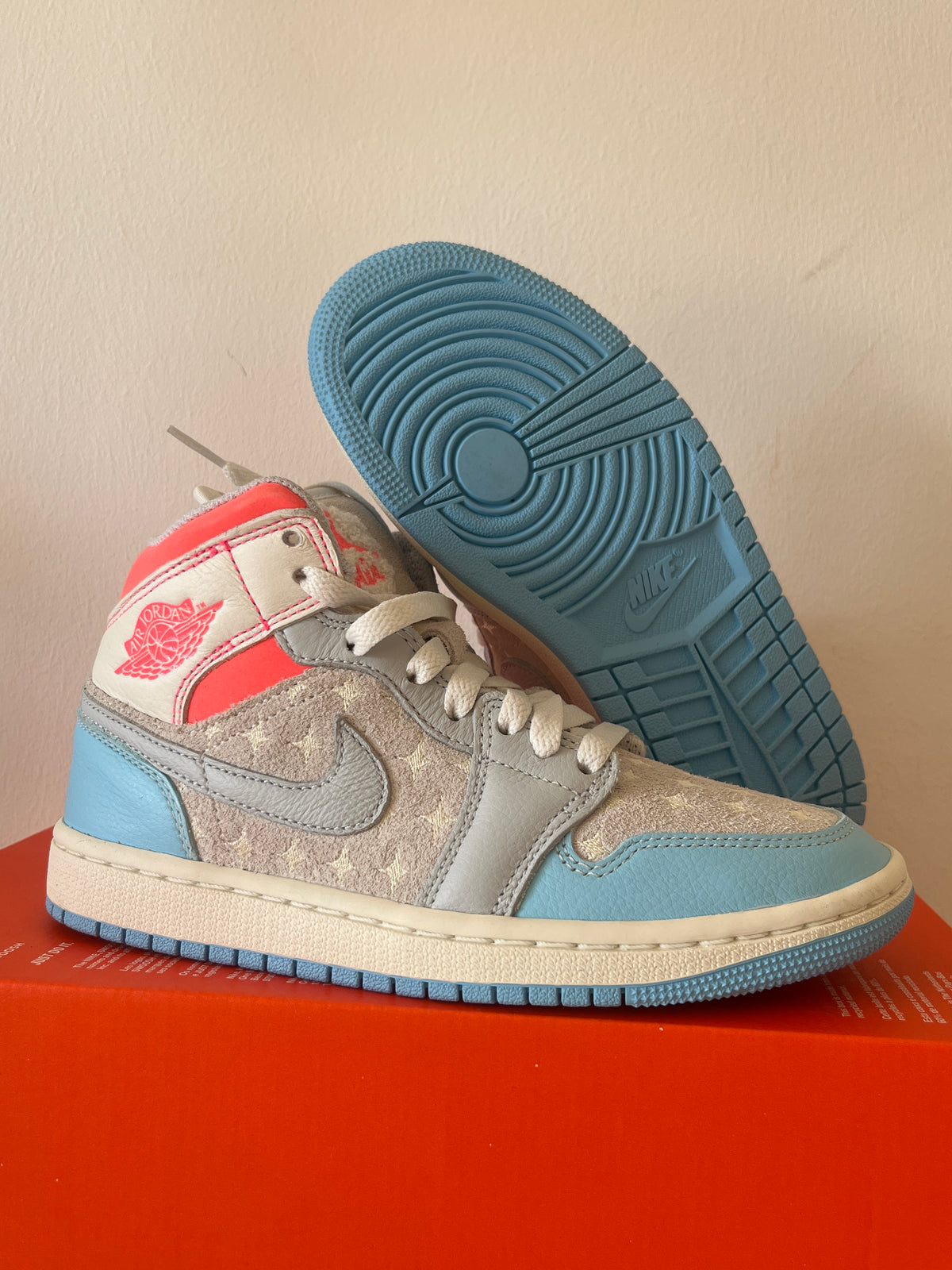 Nike Air Jordan 1 MID in blau/pink/grau, Größe 36
