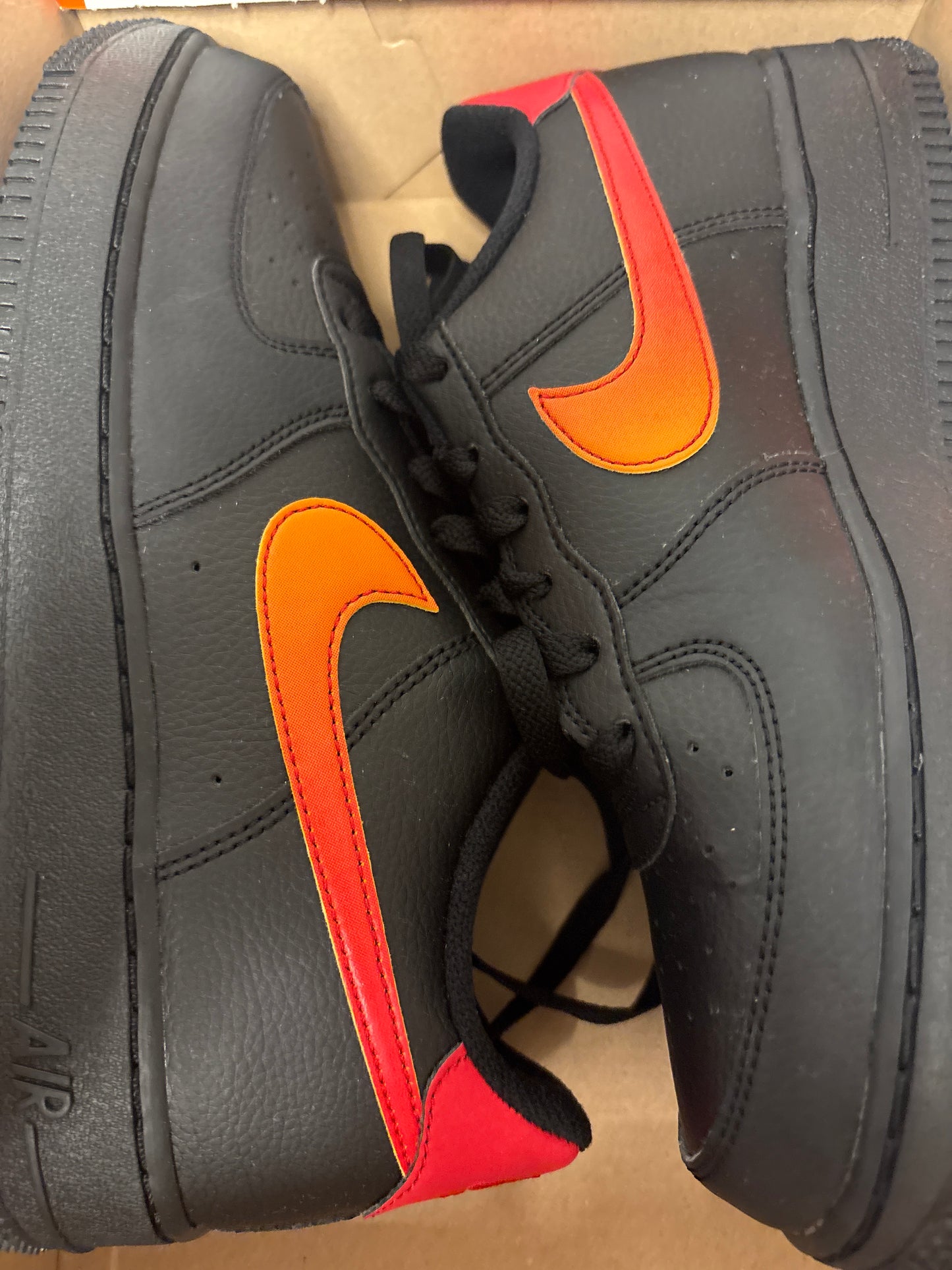 Nike Air Force 1 schwarz/rotorange,Größe 38,5