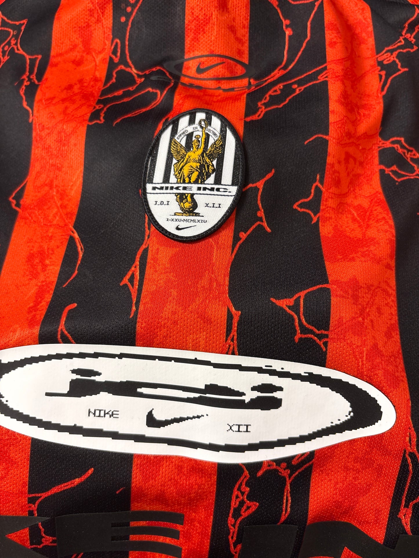 Nike Langarmshirt nike , Größe XL in rot/schwarz