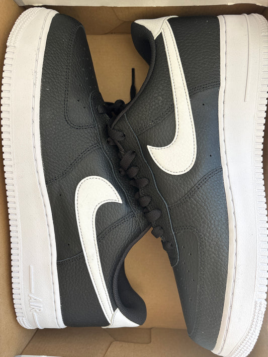 Nike Air Force 1 in schwarz/weiss, Größe 47