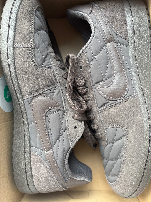 Nike General Field, braun in Größe 39