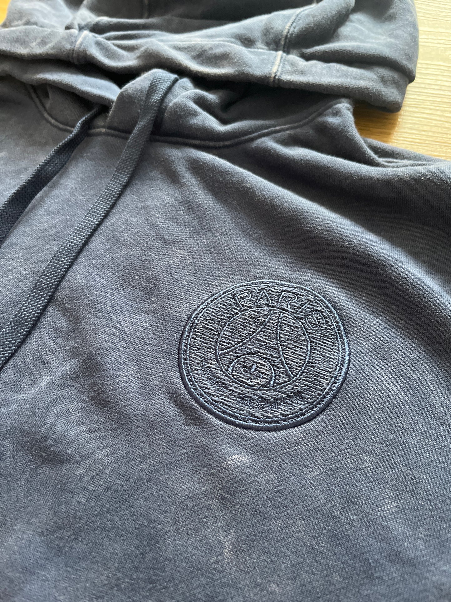 Nike x Paris Saint Germain Hoodie in dunkelblau/verwaschen, Größe M