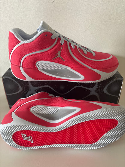 Nike Jordan Tatum 4, in rot/grau, Gr. Wählbar