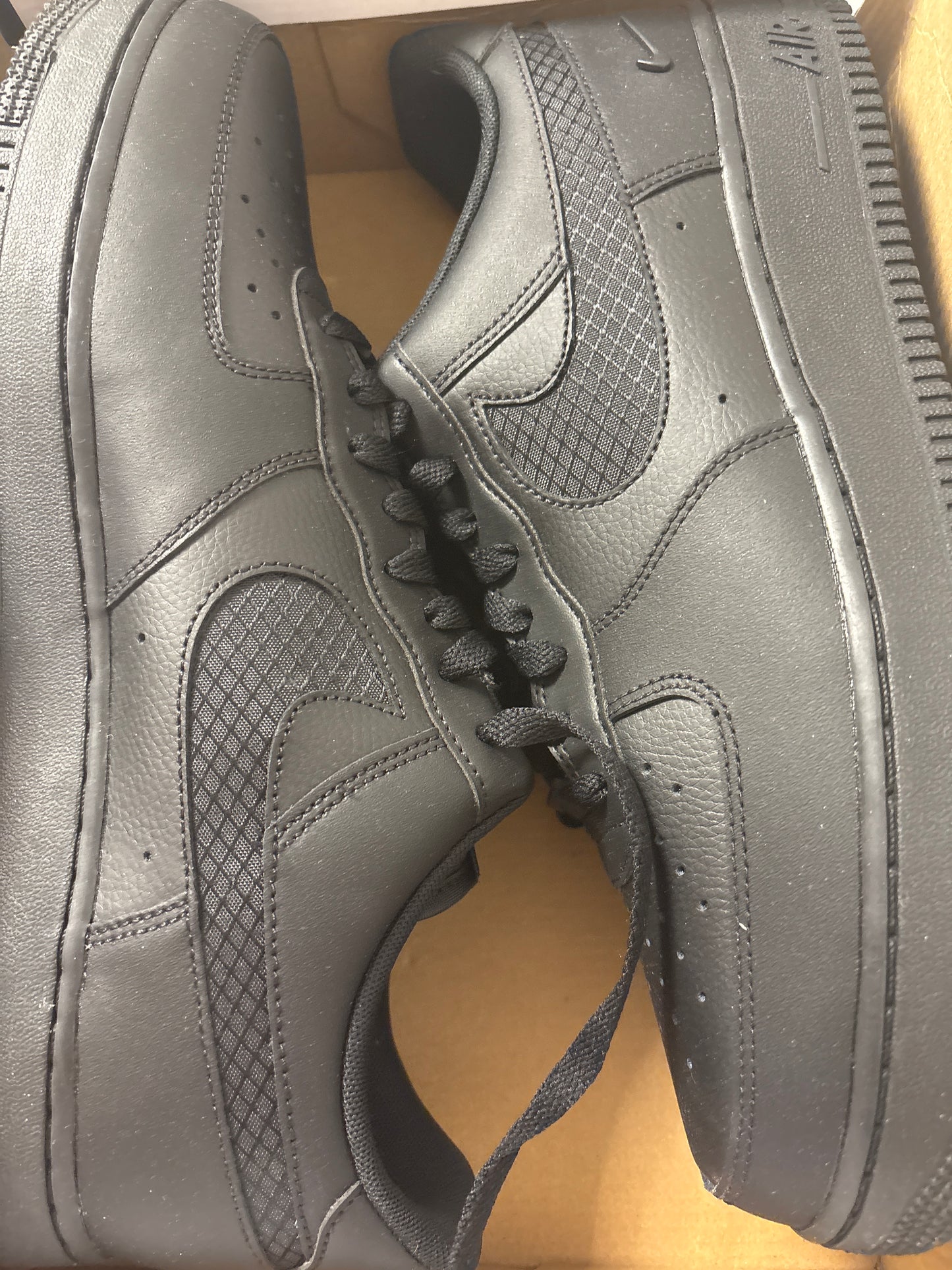 Nike Air Force 1 schwarz/Muster, Größe 42,5