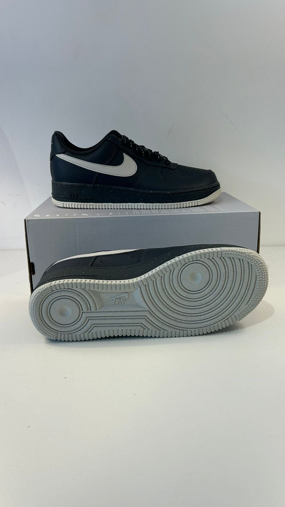 Nike Air Force 1 schwarz/leichtes Knochenweiss, Größe wählbar