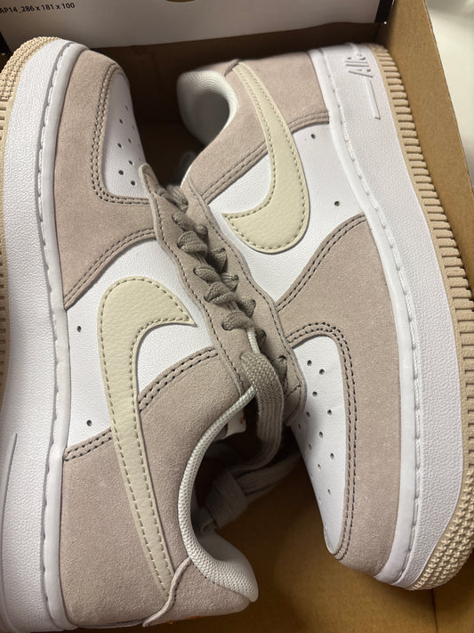 Nike Air Force 1 weiss/beige, Größe 35,5