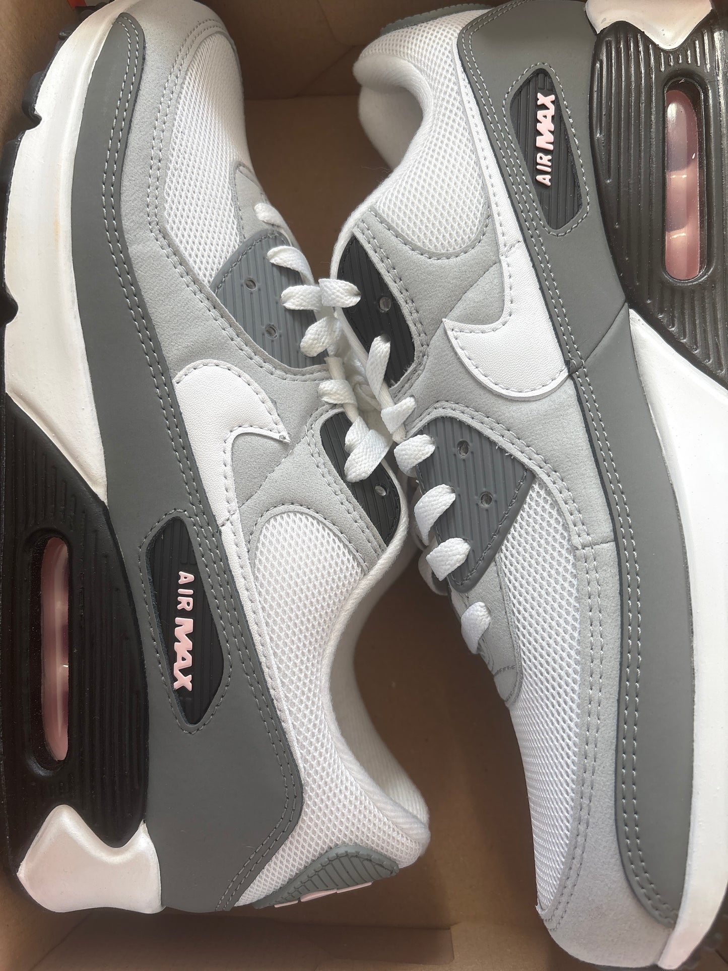 Nike Air Max 90 in weiß/grau/schwarz/rosa, Größe 46