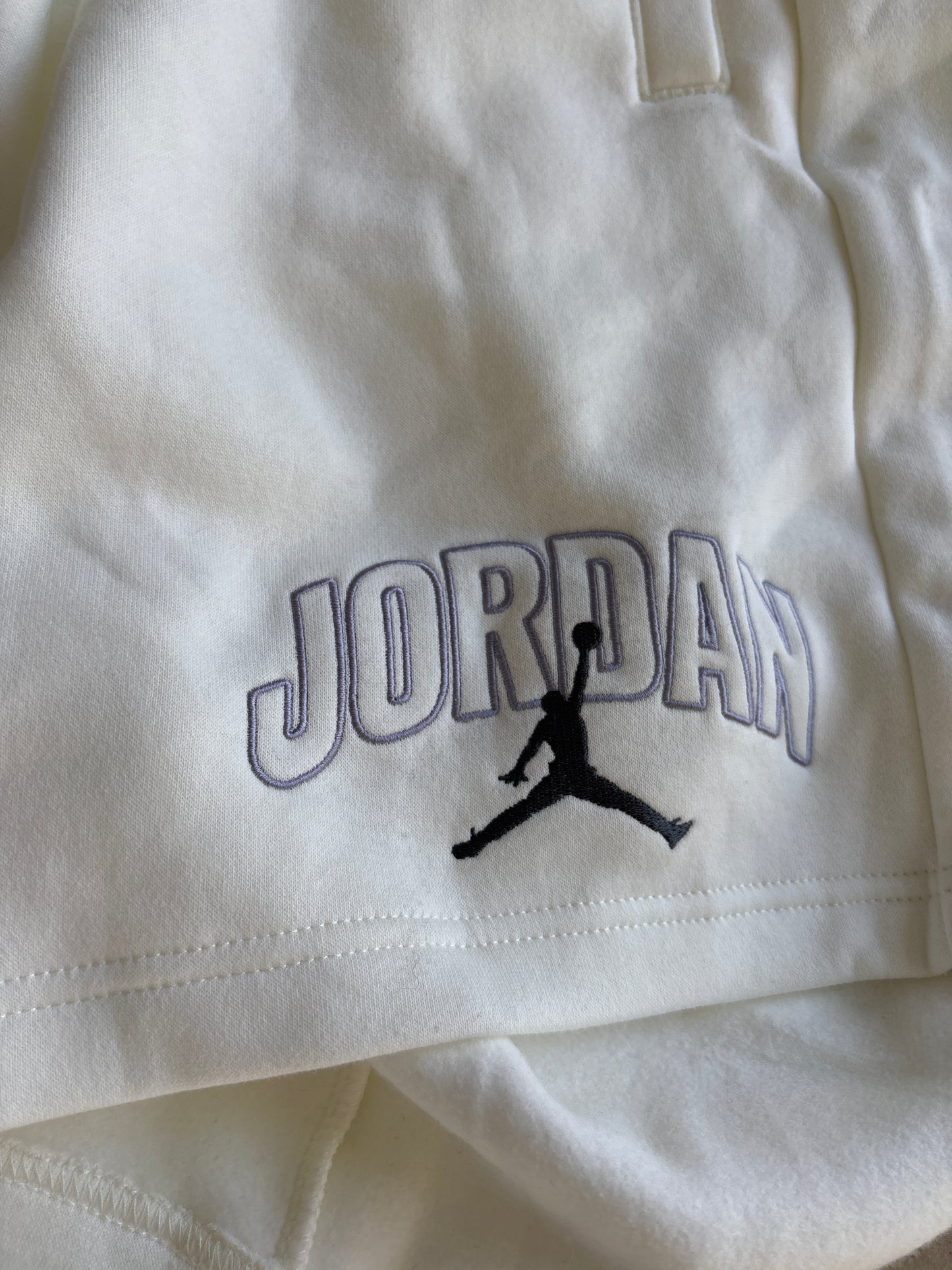 Nike kurze Jordan Hose, hellcreme, Größe wählbar