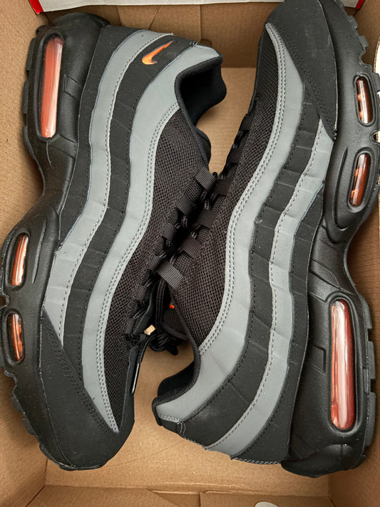 Nike Air Max 95 in schwarz/grau, Gr. 48,5