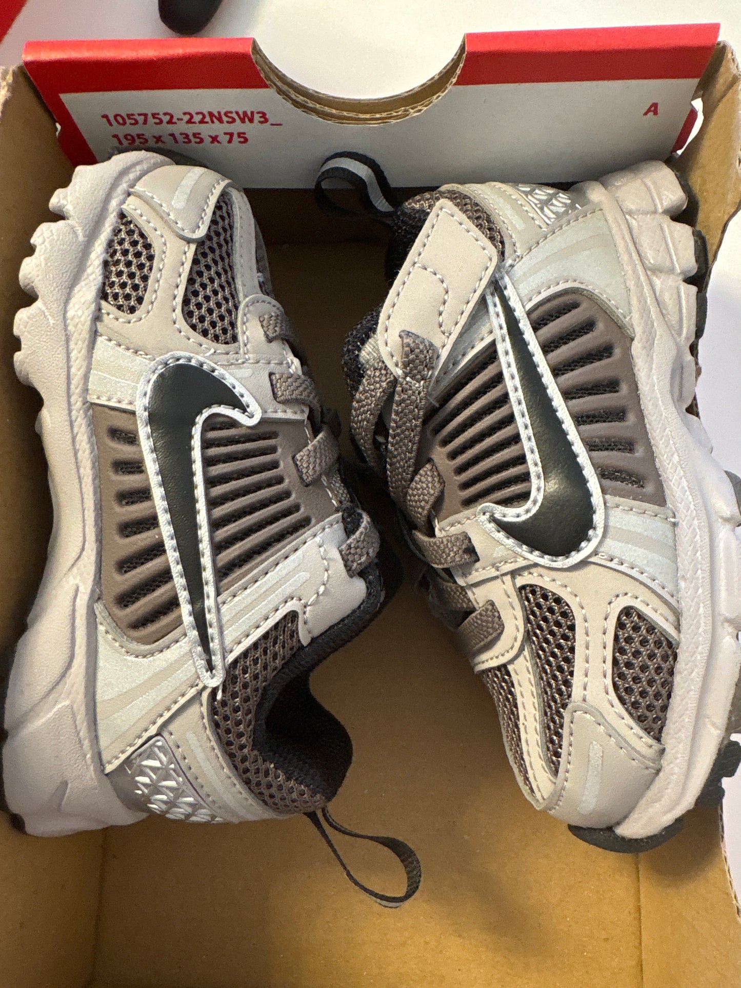 Nike Zoom Vomero 5, Größe 21