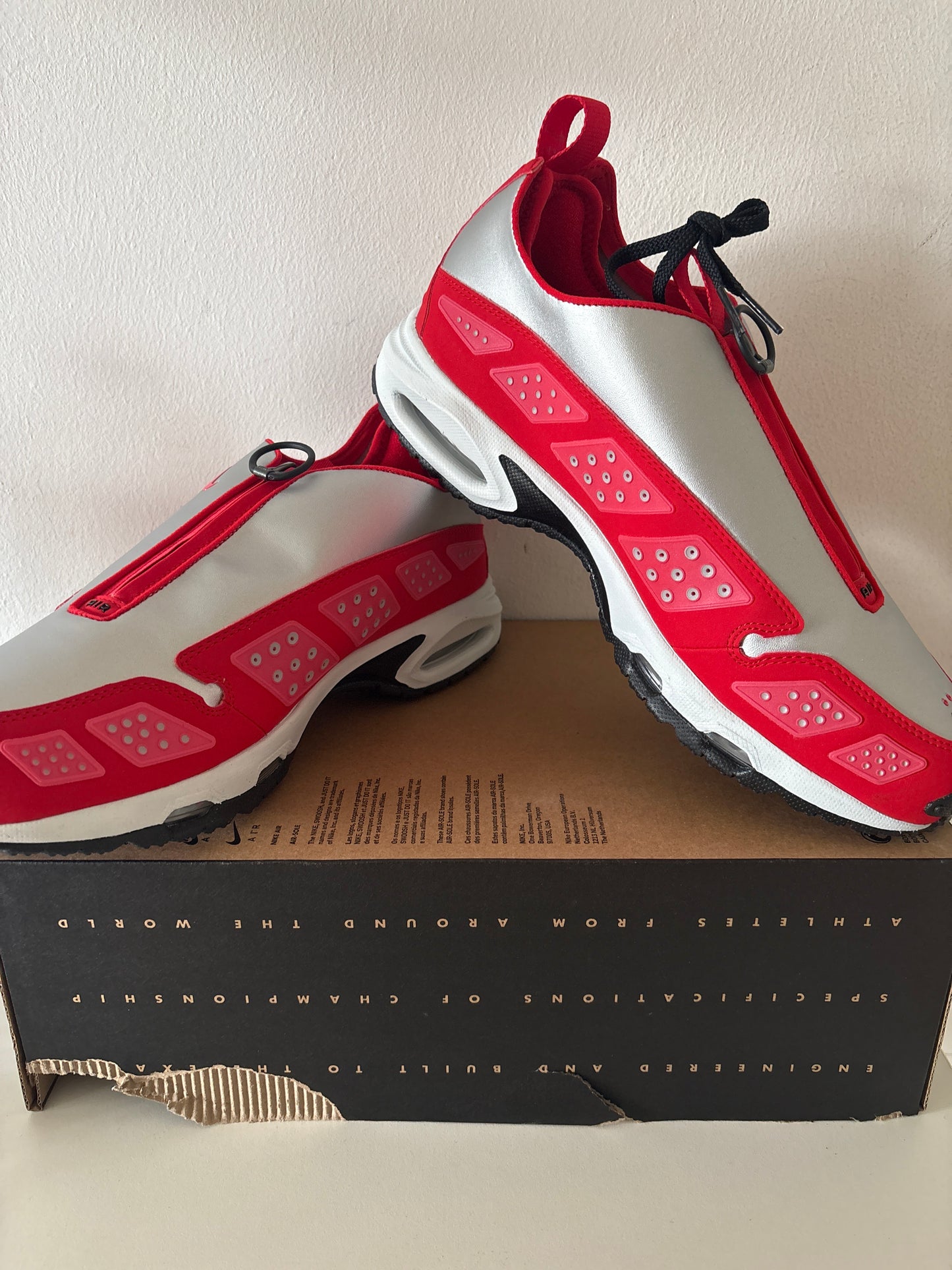 Nike Air Max SNDR, Silber/rot in Größe wählbar