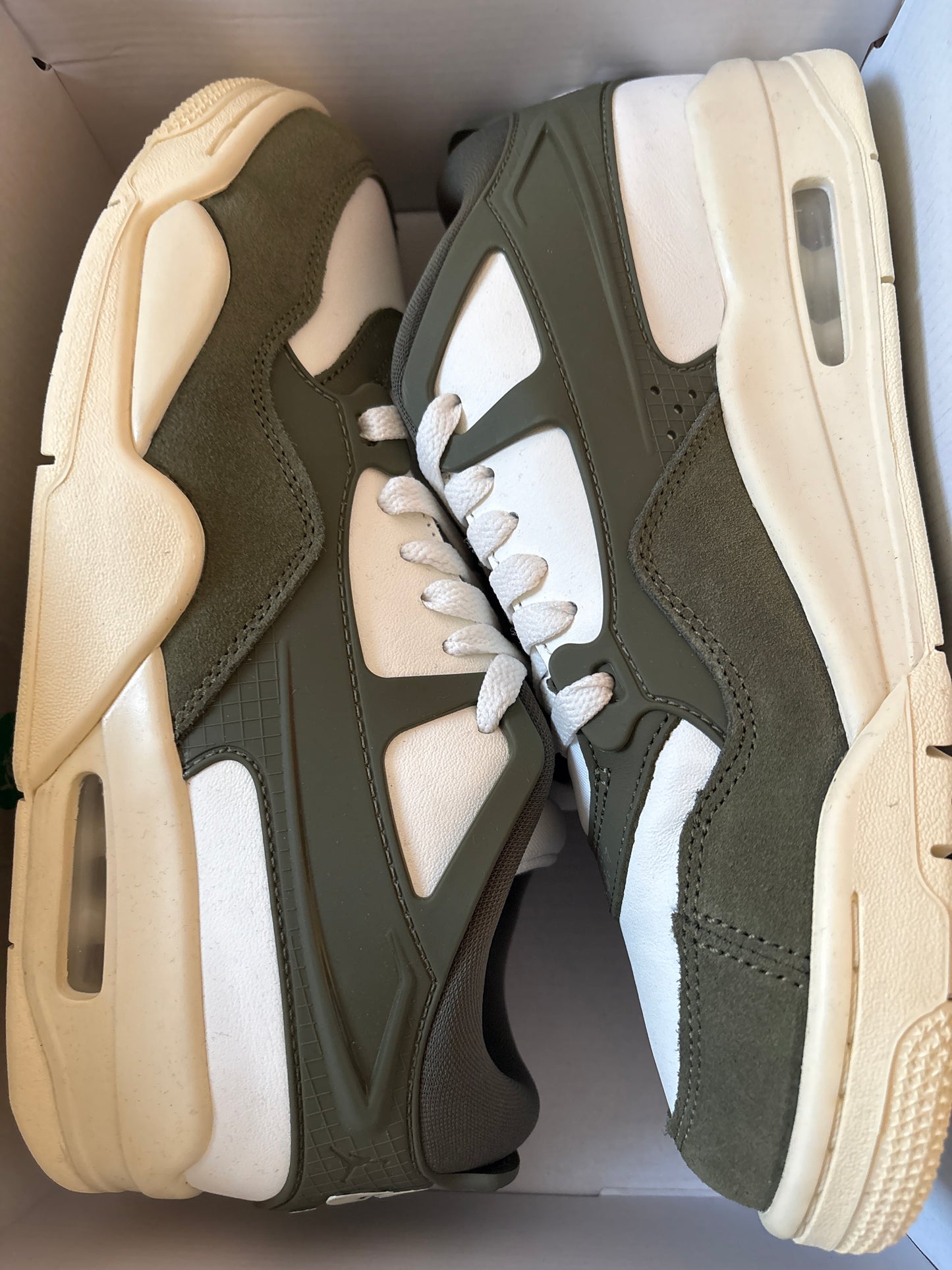 Nike AIR Jordan 4 RM in dunkelgrün/weiss, Größe wählbar